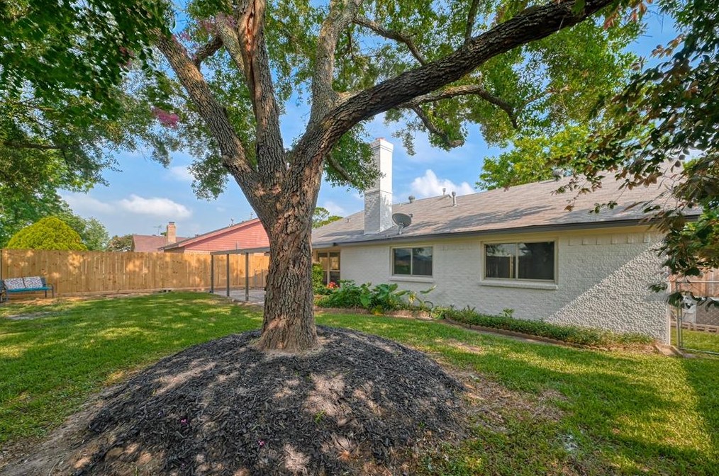 6111 Egypt Dr, Pasadena TX 77505-4017 exterior