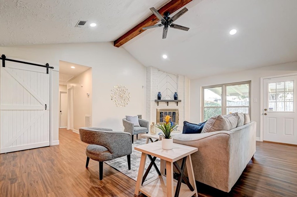 6111 Egypt Dr, Pasadena TX 77505-4017 exterior