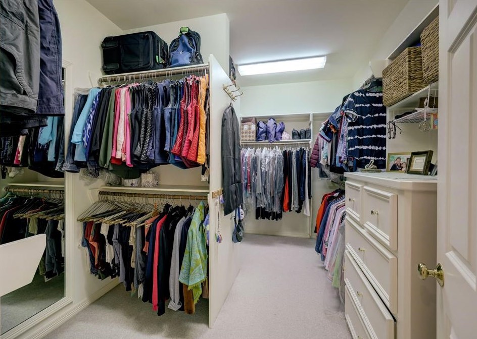 76 Broad Oaks Dr, Houston TX  77056-1201 exterior