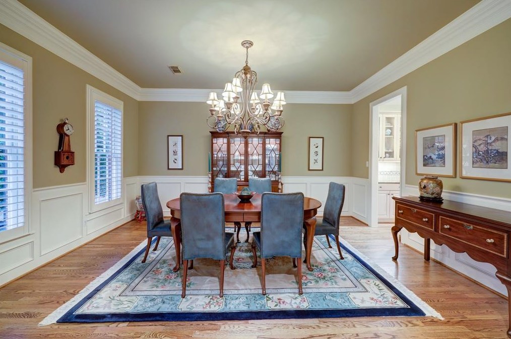 76 Broad Oaks Dr, Houston TX  77056-1201 exterior