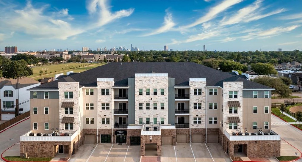 6804 Westview Dr, Houston TX  77055-6947 exterior