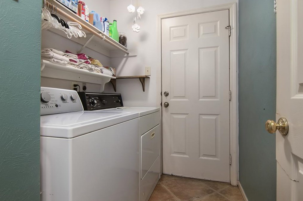 4251 Armand Vw Dr, Pasadena TX 77505-4469 exterior