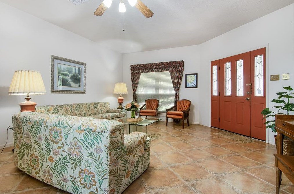 4251 Armand Vw Dr, Pasadena TX 77505-4469 exterior