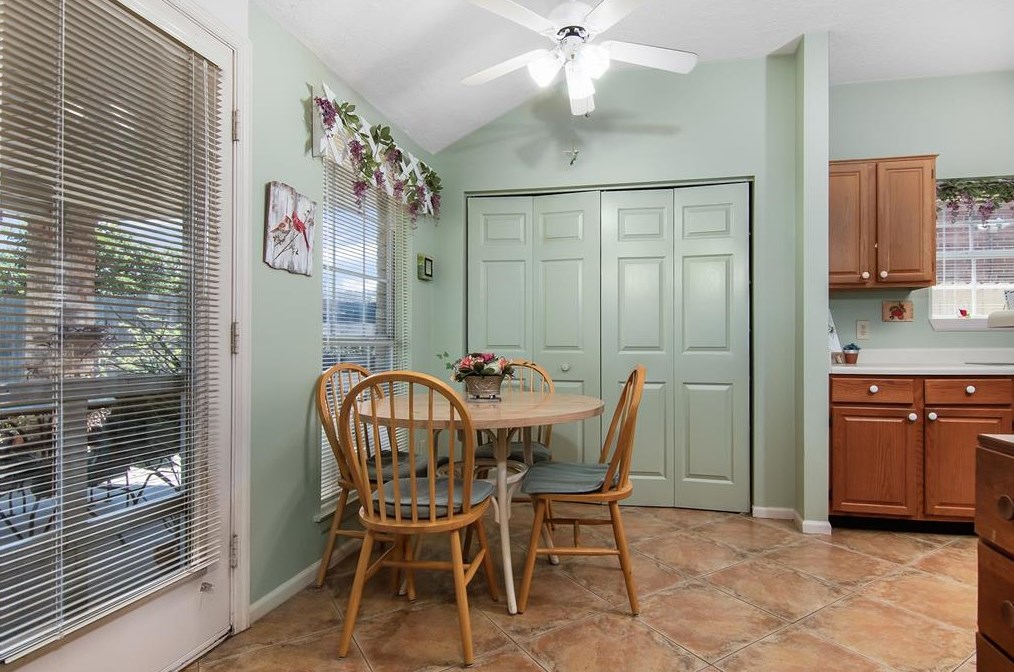 4251 Armand Vw Dr, Pasadena TX 77505-4469 exterior