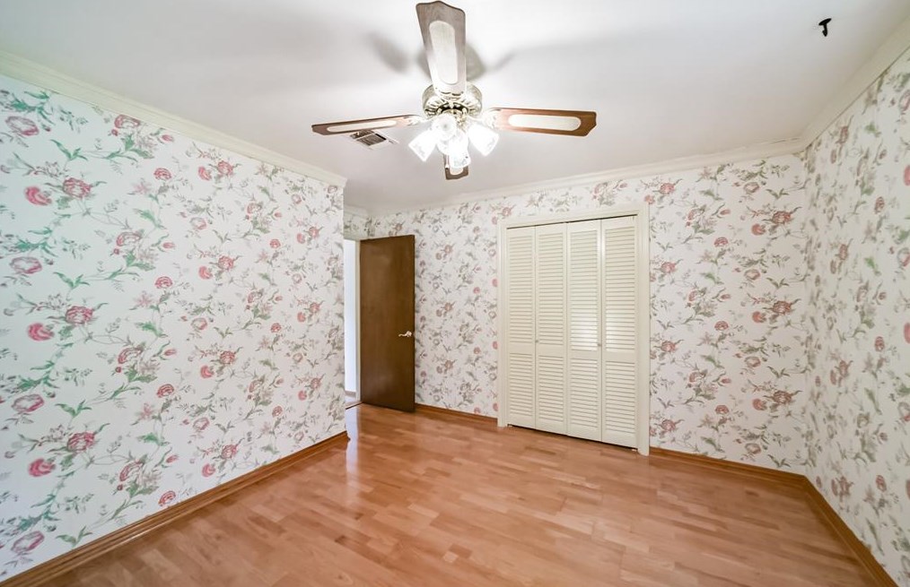 5906 Foresthaven Dr, Houston TX  77066-2407 exterior
