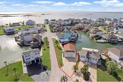 223 Easterly Drive, Tiki Island, TX 77554 - Photo 31