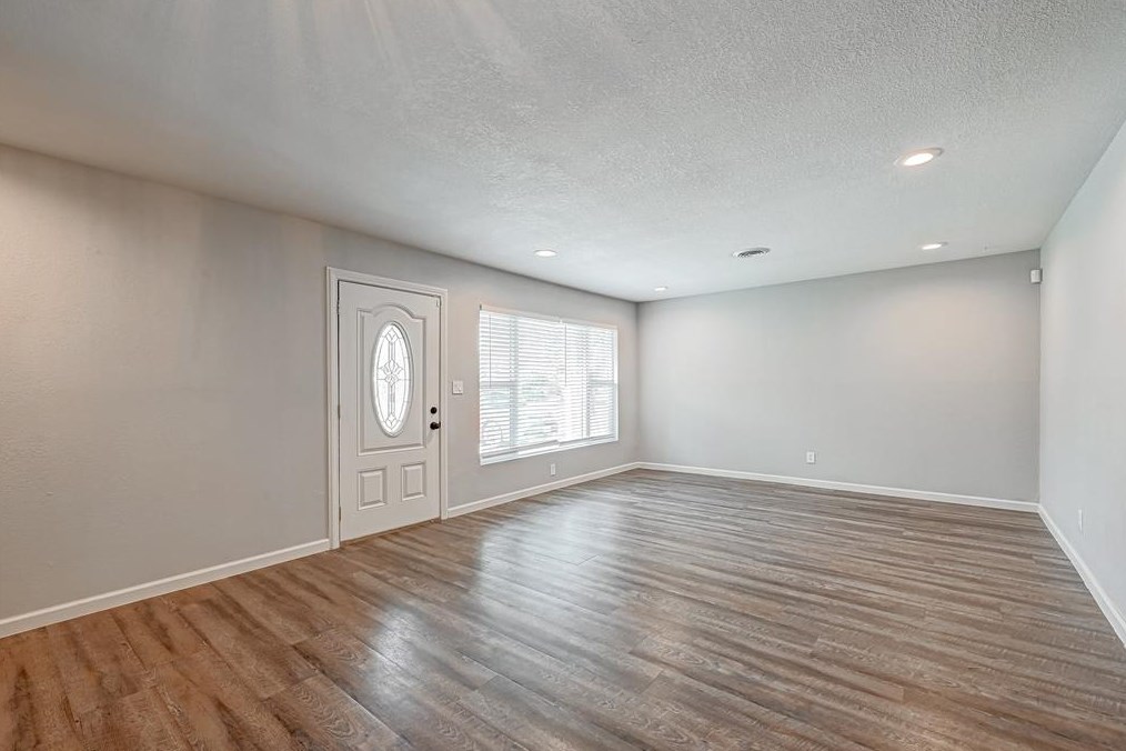 8018 Hammerly Blvd, Houston TX  77055-1237 exterior