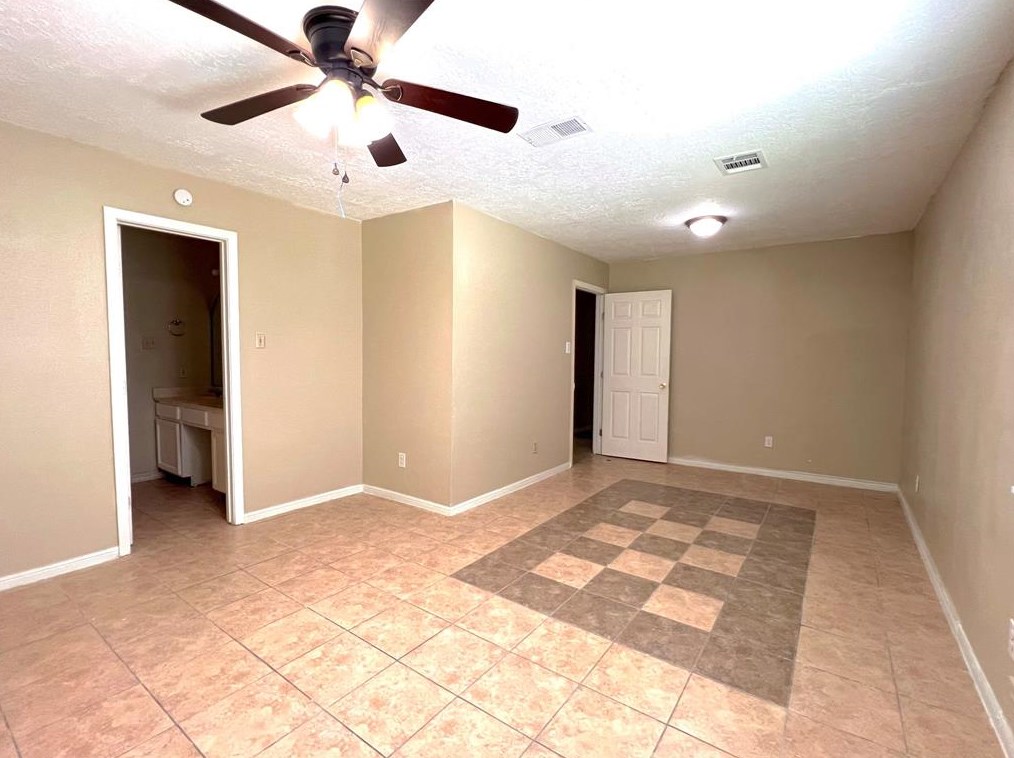 11314 Gracechurch Dr, Houston TX  77066-4820 exterior