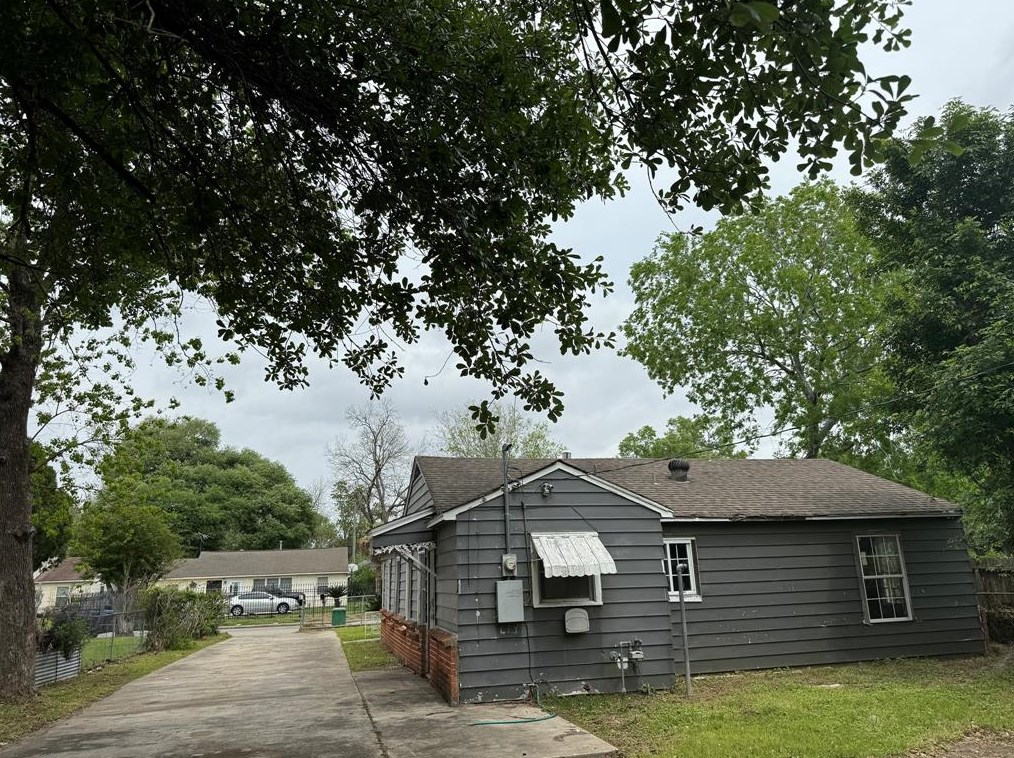 7340 La Paseo St, Houston TX  77087-5333 exterior