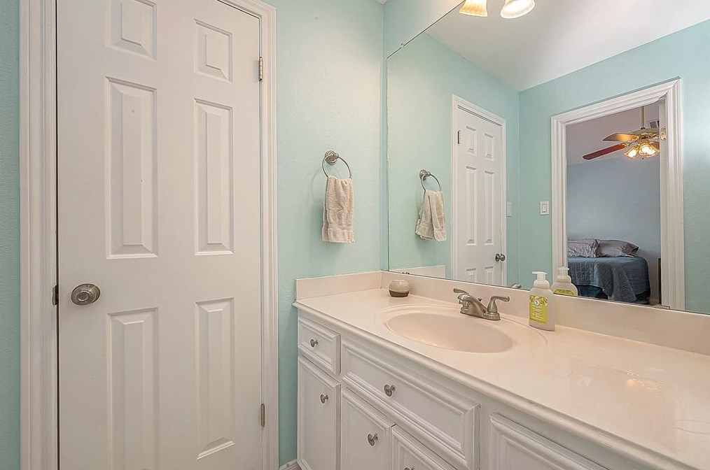 15002 Inverrary Dr, Houston TX  77095-2841 exterior