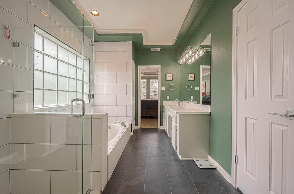 15002 Inverrary Dr, Houston TX  77095-2841 exterior