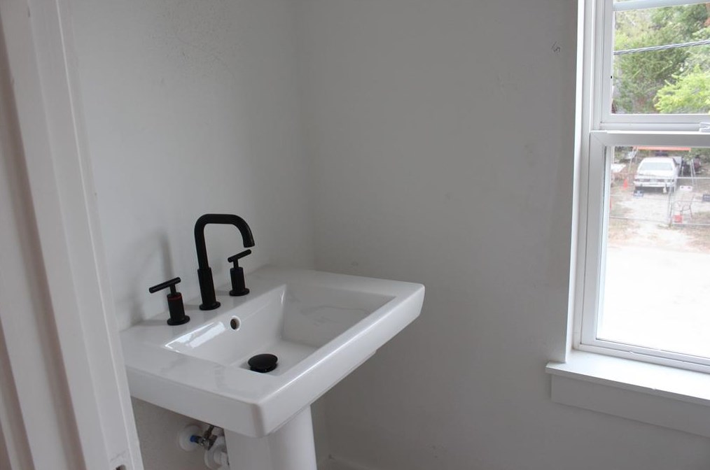 1505 Evelyn St, Houston TX  77009-3454 exterior