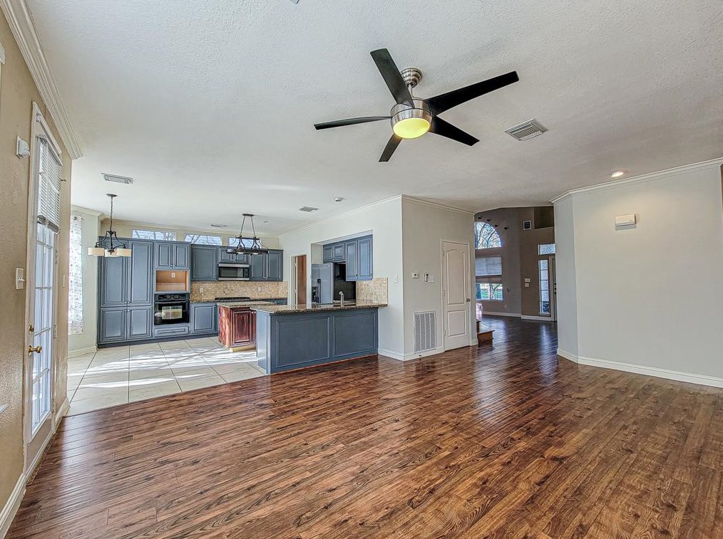 39 Cochrans Green Cir, Spring TX  77381-6203 exterior