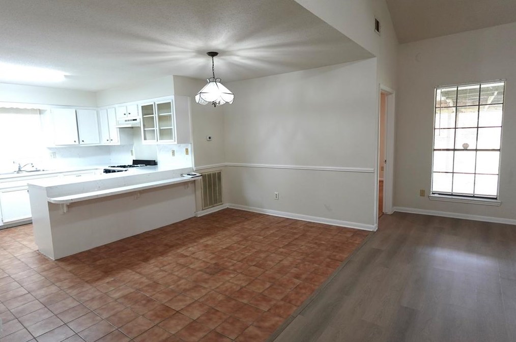 7935 Yellow Pine Dr, Houston TX  77040-1743 exterior