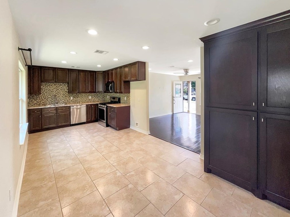 7321 Boggess Rd, Houston TX  77016-3409 exterior