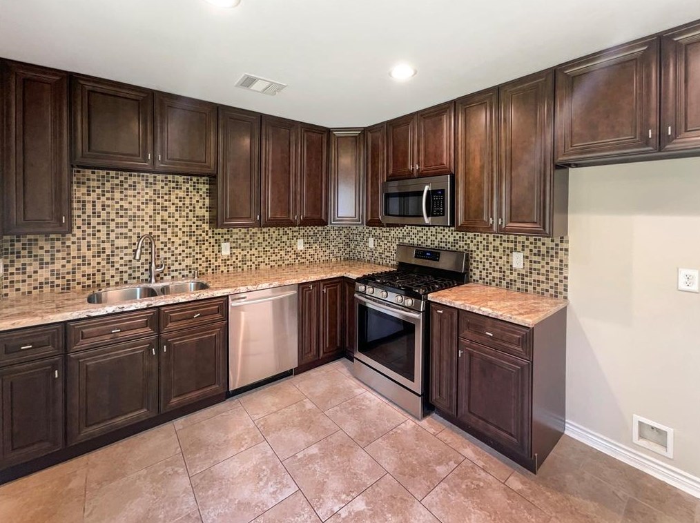 7321 Boggess Rd, Houston TX  77016-3409 exterior