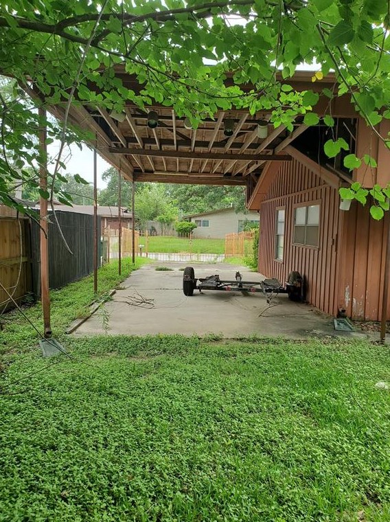10434 Bretton Dr, Houston TX  77016-3222 exterior
