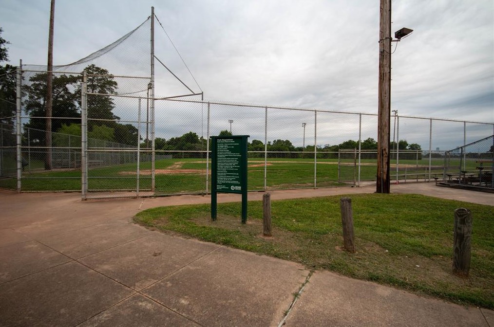 220 74 1/2, Houston TX 77011-4861 exterior