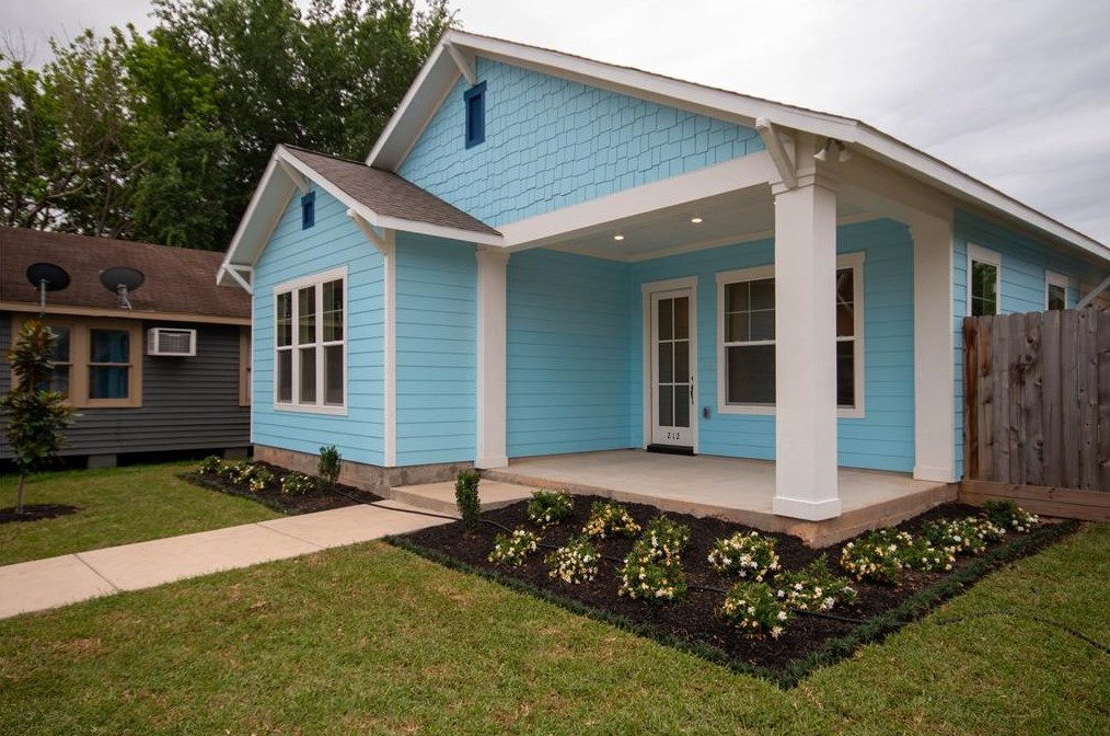 220 74 1/2, Houston TX 77011-4861 exterior