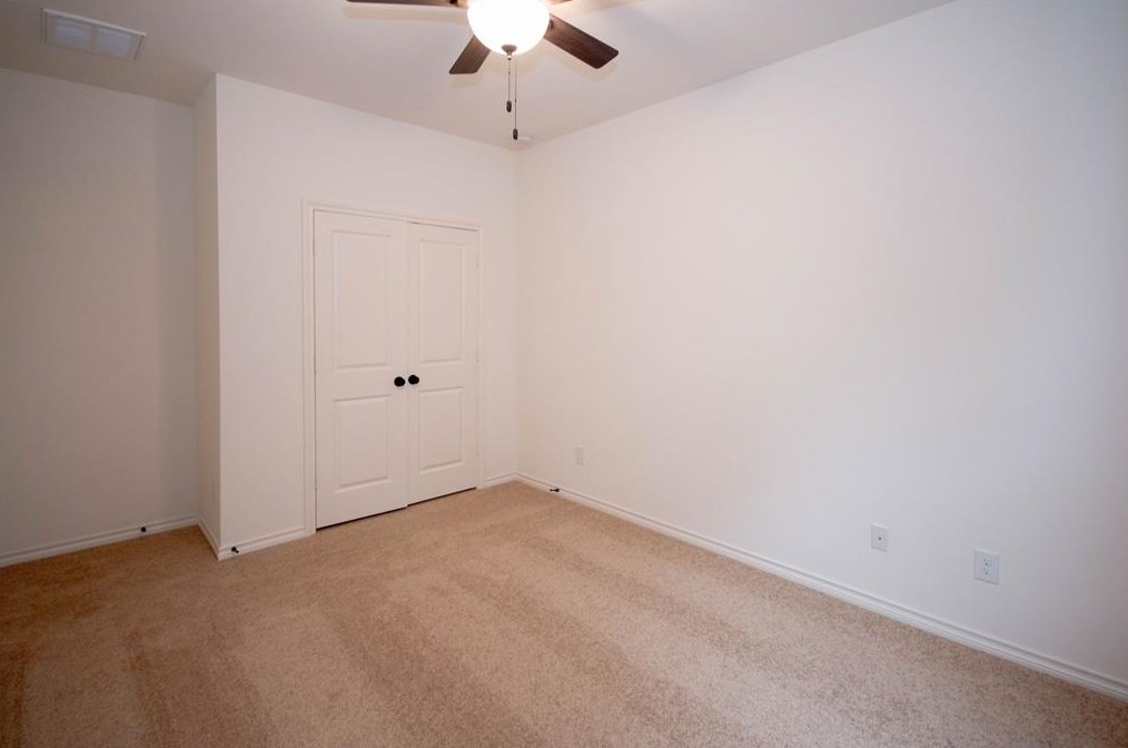 220 74 1/2, Houston TX 77011-4861 exterior