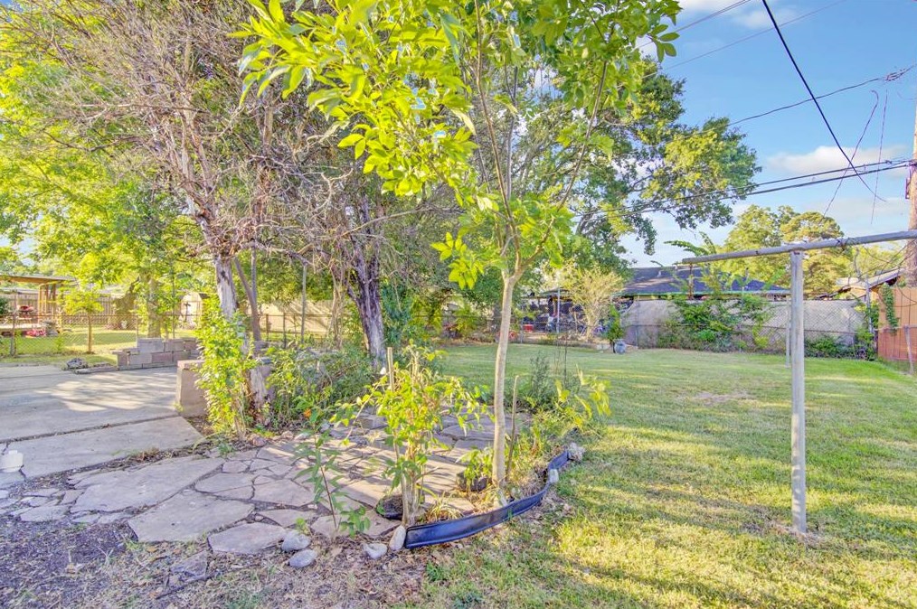 1203 Elton St, Houston TX  77034-1124 exterior