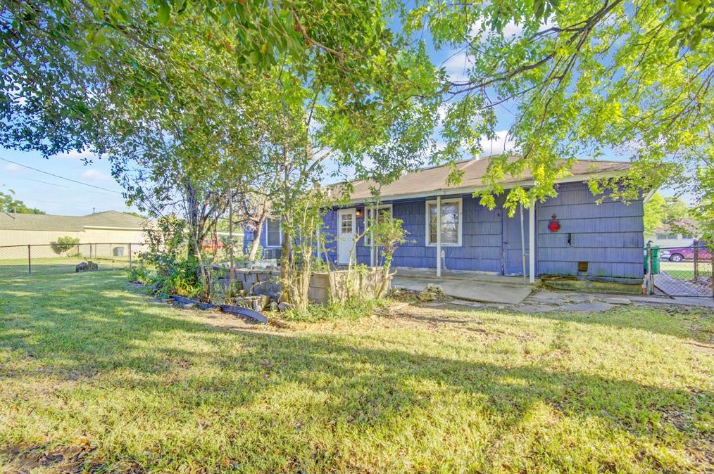 1203 Elton St, Houston TX  77034-1124 exterior