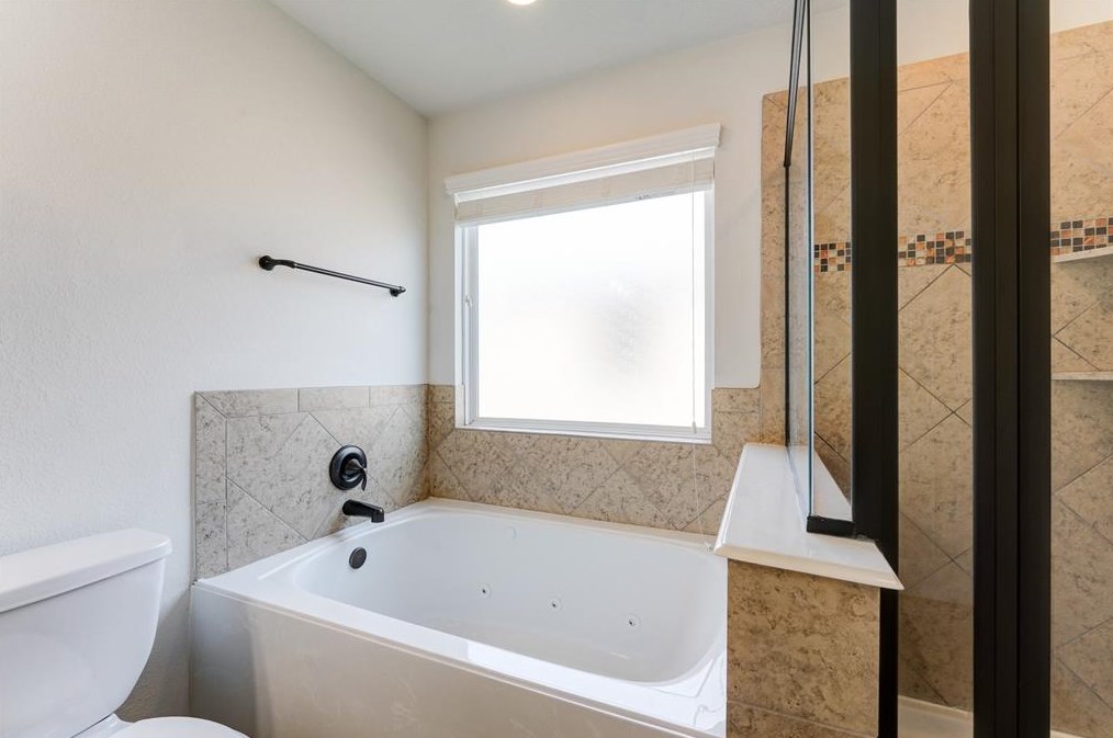 2542 Skyview Pt, Houston TX  77047-8120 exterior