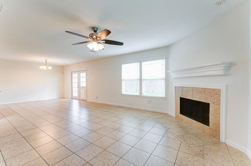 2542 Skyview Pt, Houston TX  77047-8120 exterior