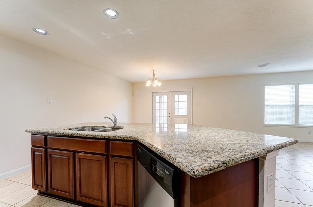 2542 Skyview Pt, Houston TX  77047-8120 exterior