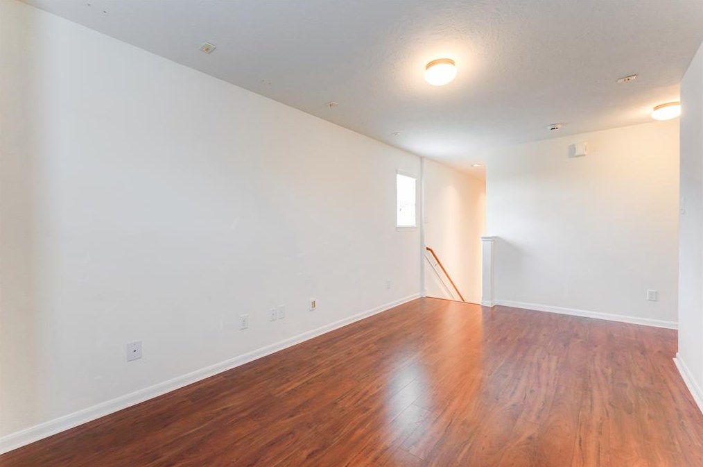 2542 Skyview Pt, Houston TX  77047-8120 exterior