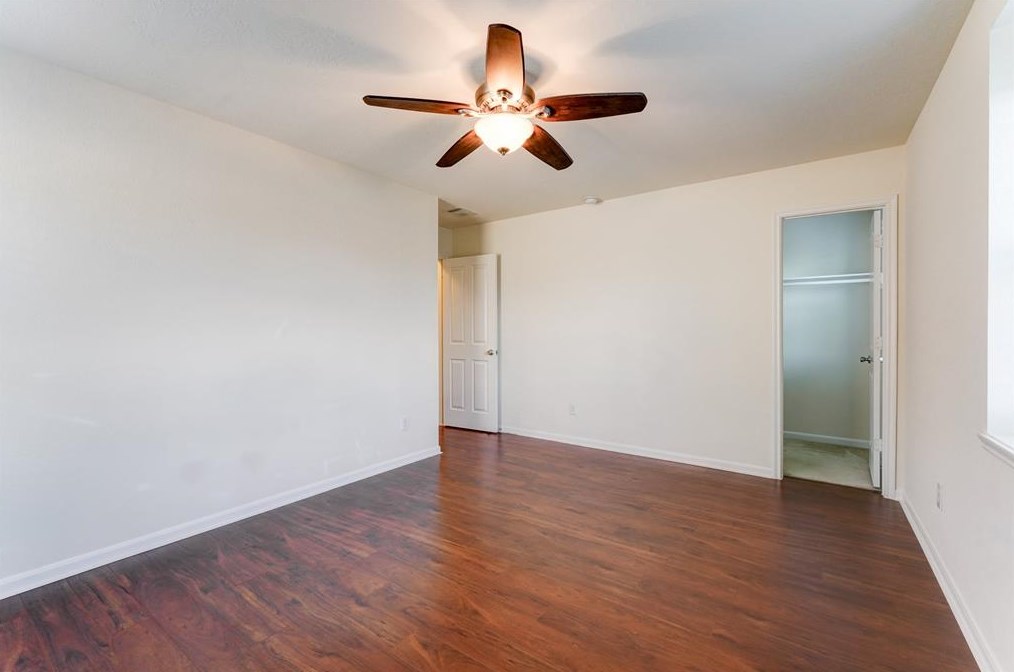 2542 Skyview Pt, Houston TX  77047-8120 exterior