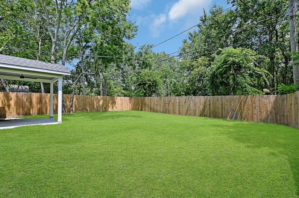 4917 Angleton St, Houston TX  77033-3821 exterior