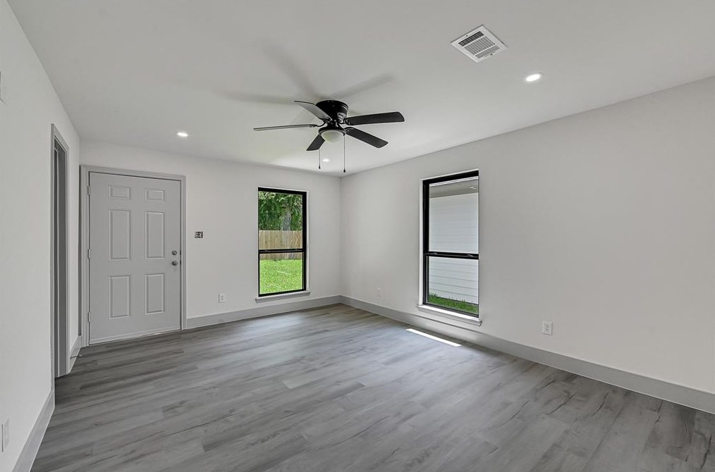 4917 Angleton St, Houston TX  77033-3821 exterior