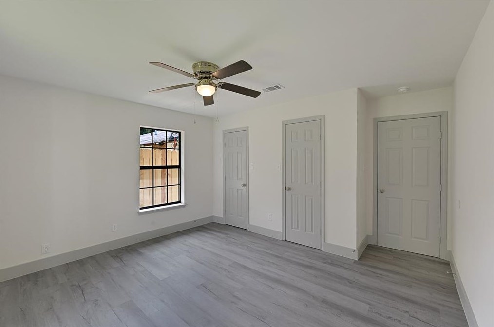 4917 Angleton St, Houston TX  77033-3821 exterior