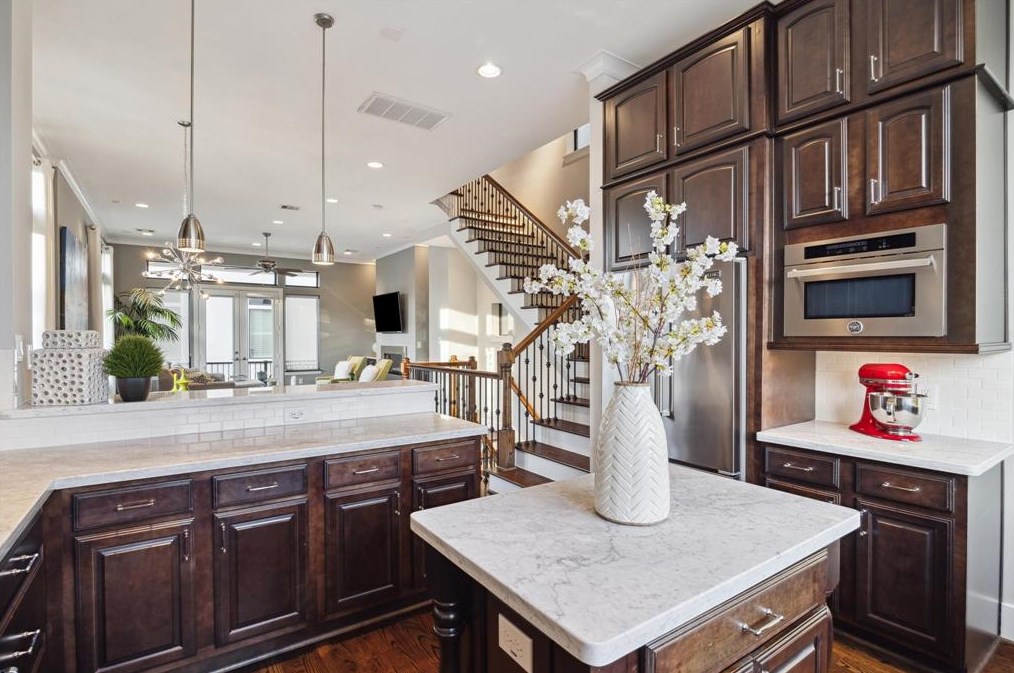 1403 Elgin St, Houston TX  77004-2834 exterior