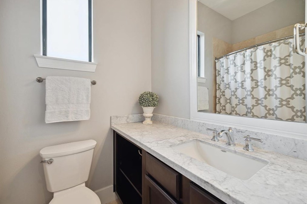 1403 Elgin St, Houston TX  77004-2834 exterior