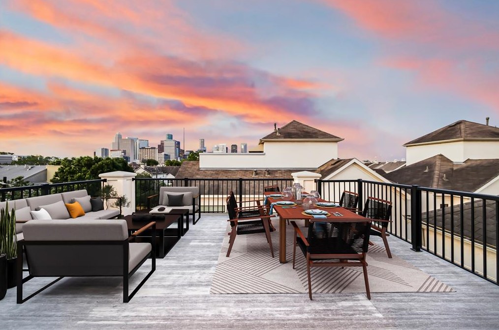 1403 Elgin St, Houston TX  77004-2832 exterior