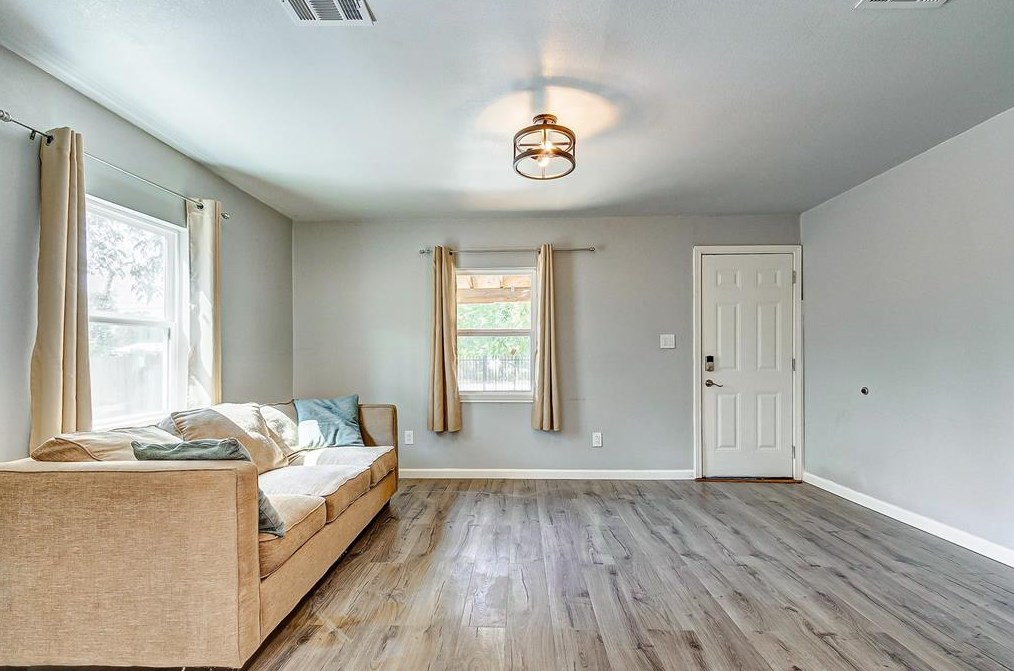 5002 Tronewood St, Houston TX  77016-4632 exterior