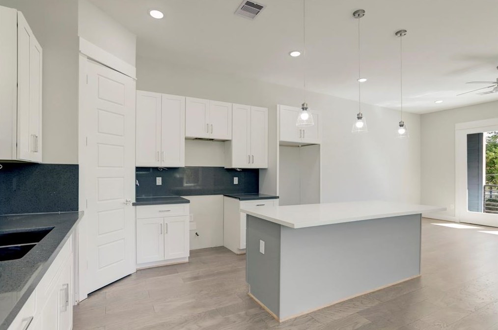 1503 Finch St, Houston TX  77009-0042 exterior