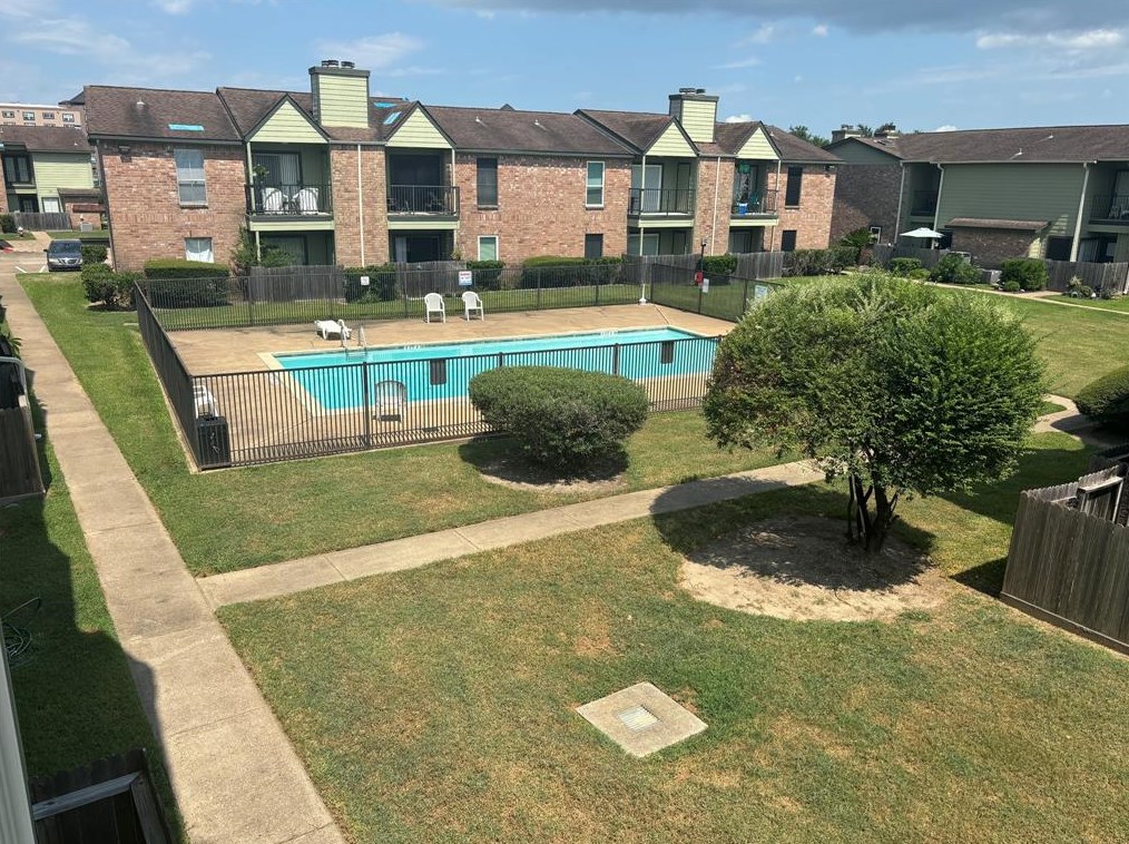 18800 Egret Bay Blvd, Houston TX  77058-3834 exterior