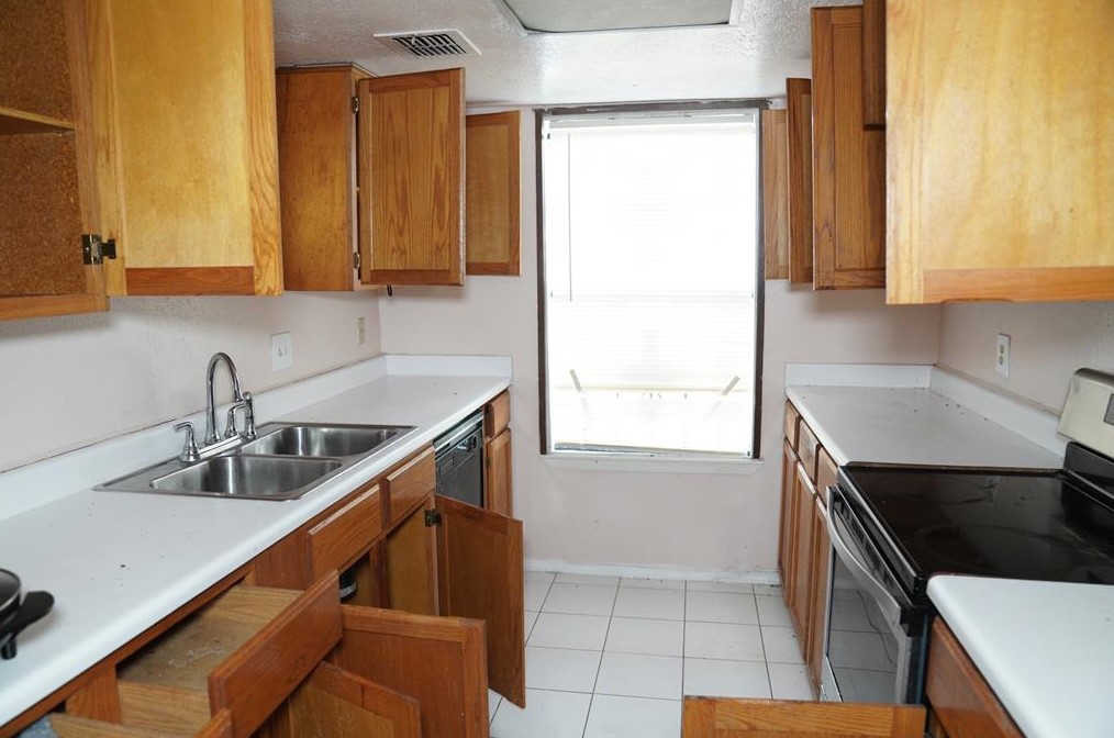 7109 Chase Wood Dr, Missouri City TX  77489-2517 exterior