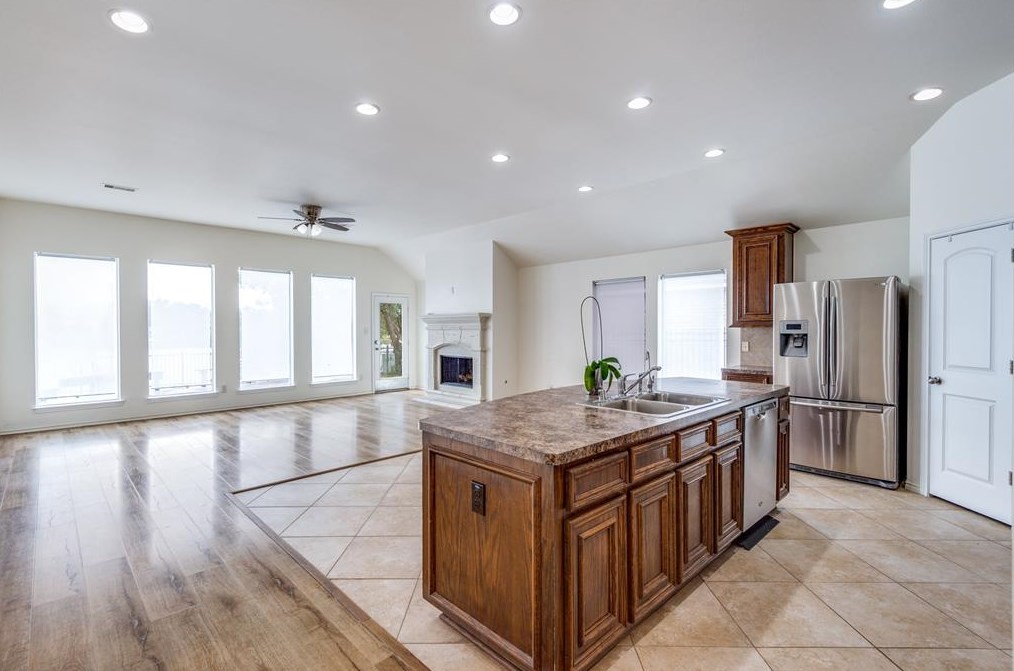 25835 Palmdale Estate Dr, Richmond TX  77406-3877 exterior