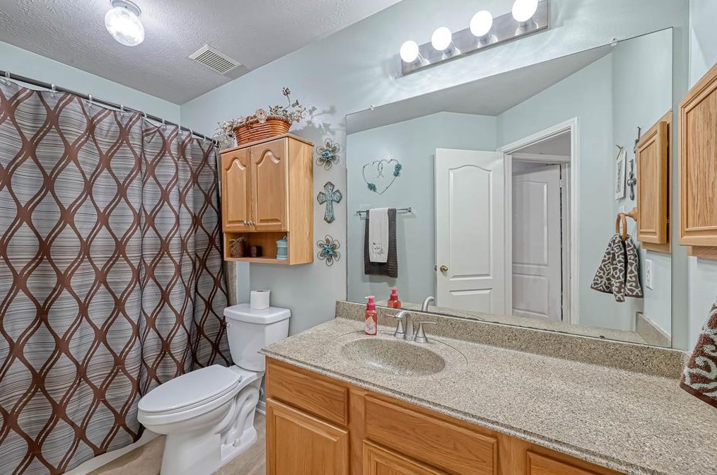 16806 Basewood Ct, Sugar Land TX  77498-4662 exterior