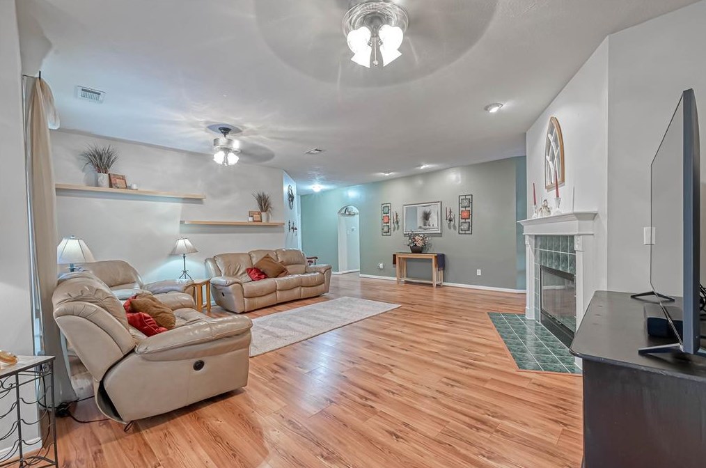 16806 Basewood Ct, Sugar Land TX  77498-4662 exterior