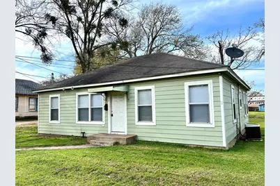 502 West Third Street, Brenham, TX 77833 - Photo 1