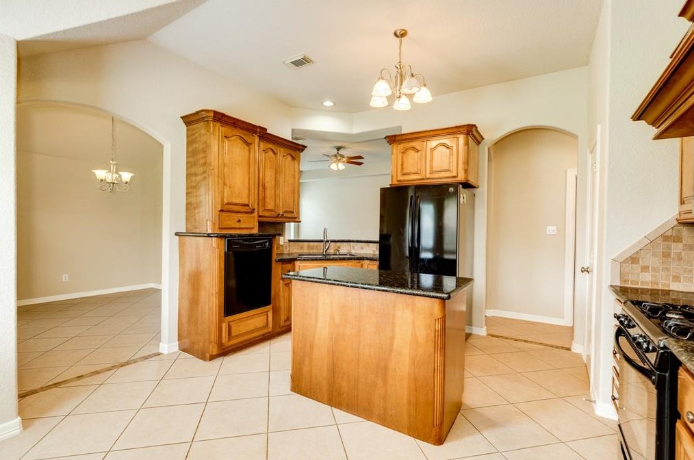 103 Corkwood St, Richwood TX  77566-5710 exterior