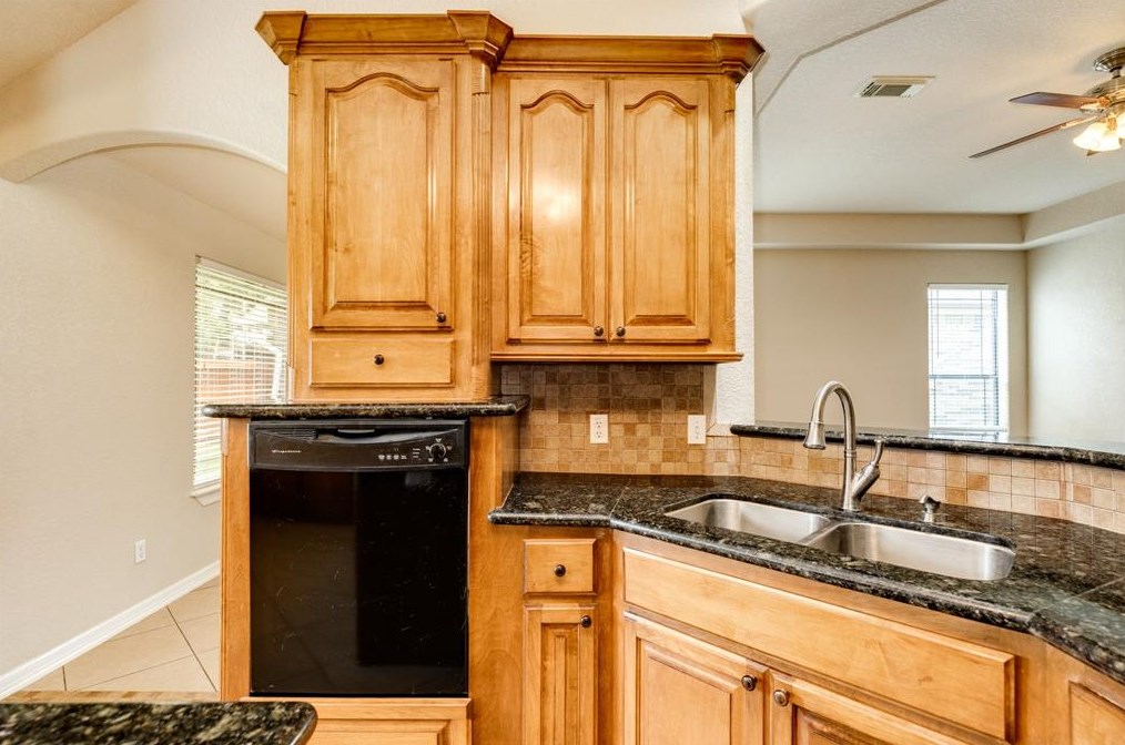 103 Corkwood St, Richwood TX  77566-5710 exterior