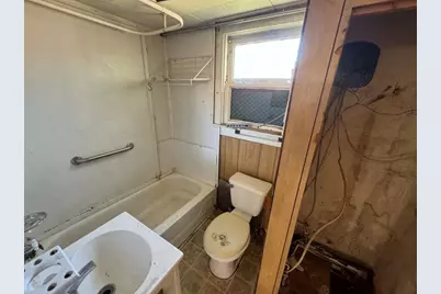 204 E Bryan Avenue, Electra, TX 76360 - Photo 5