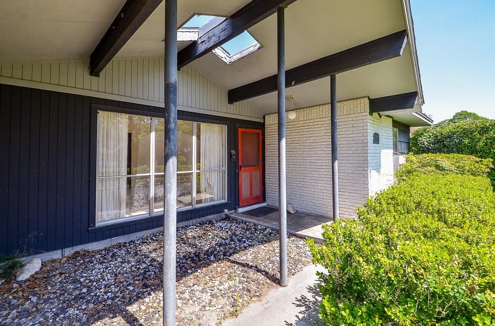 7150 Carvel Ln, Houston TX  77074-4706 exterior