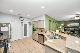 922 N Sky Dr, Houston, TX 77073 - Photo 11